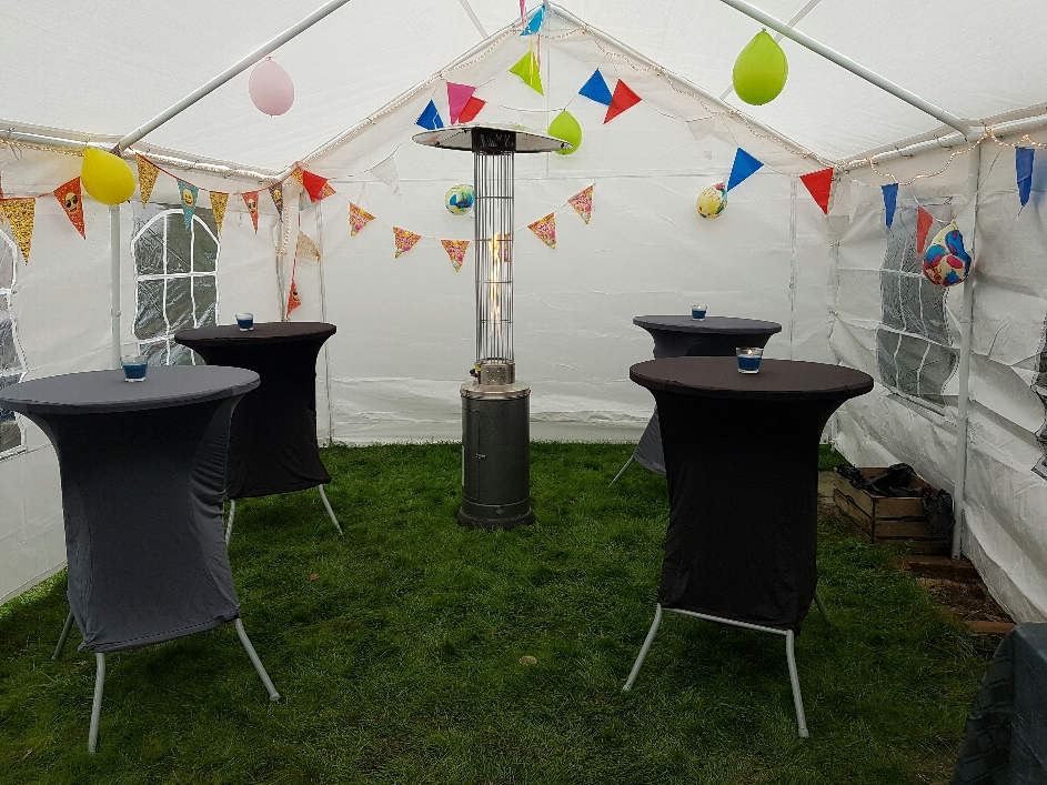 Sta tafels en heaters ook via ons te huur. 