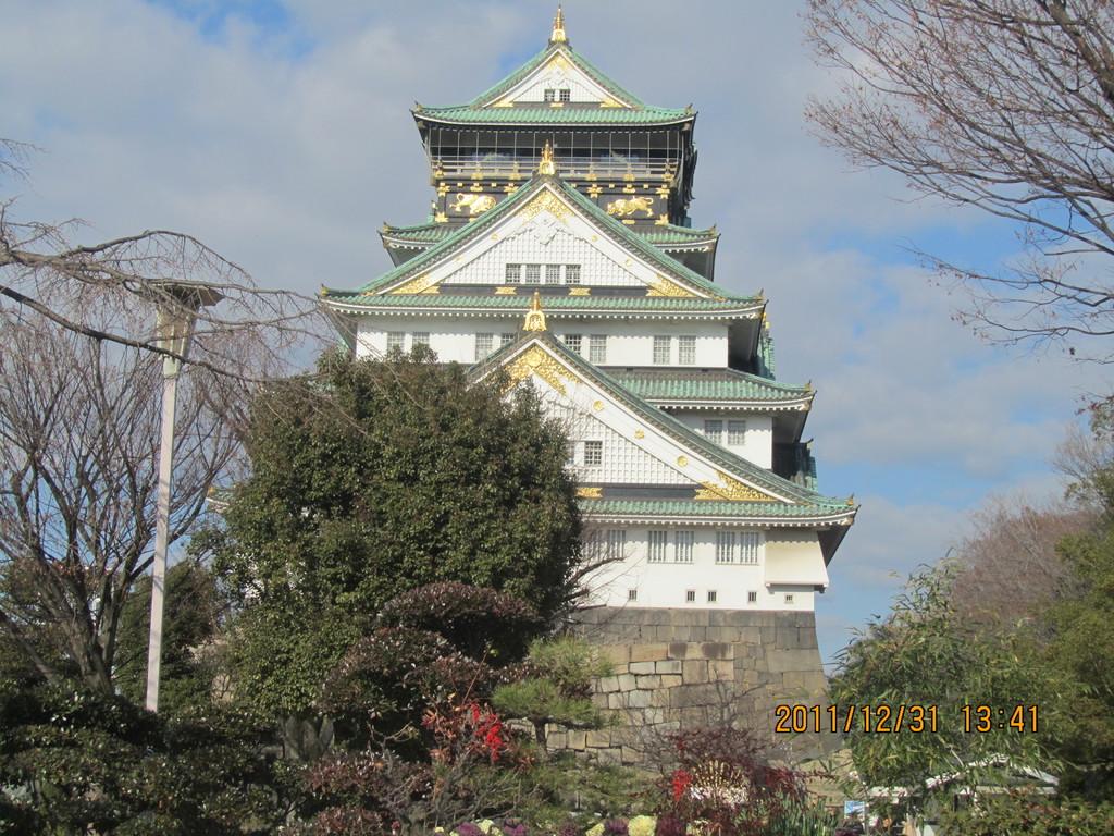 ５．大阪城 　　ご存じ、豊臣秀吉が築いた「太閤さんのお城」です。