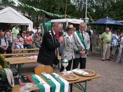 Es ist vollbracht, das Königsjahr ist um. Gaby und Andreas treten mit einer kleinen Träne im Auge ab.