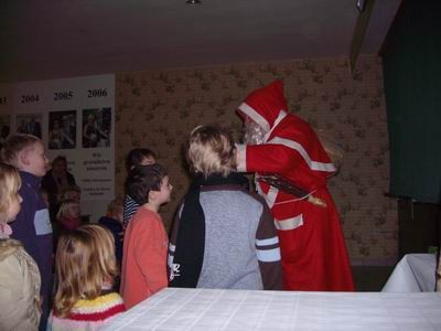 Hat der Kasper sein Werk vollbracht, so ist nun der Nikolaus sehr gefragt.