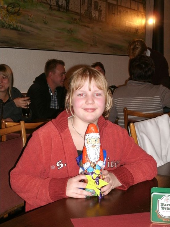 ... und hat den Kindern etwas mitgebracht