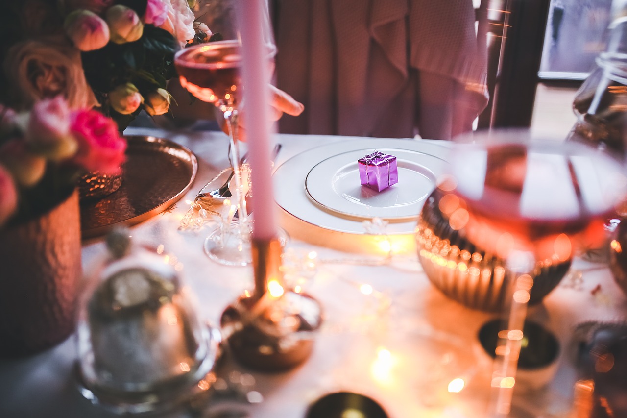 Le Festività a Tavola tra Locali e Ristoranti