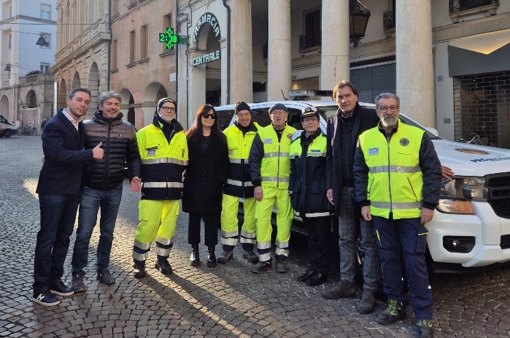 Consegnato un nuovo mezzo alla Protezione Civile di Rovigo grazie a un finanziamento della Regione Veneto