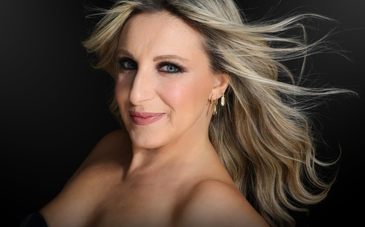 TEATRO COMUNALE ADRIA, KATIA FOLLESA IN SCENA