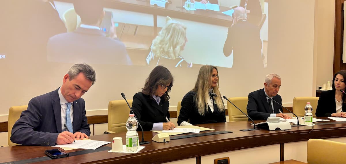 UTILITALIA, LEGAMBIENTE E CONSUMERS’ FORUM SOTTOSCRIVONO IL MANIFESTO  “VERSO L’ELIMINAZIONE DEI PFAS”