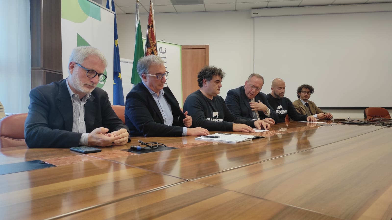 Il Consiglio di Bacino sigla la convenzione con Plastic Free per la gestione delle iniziative di natura ambientale per la tutela del territorio