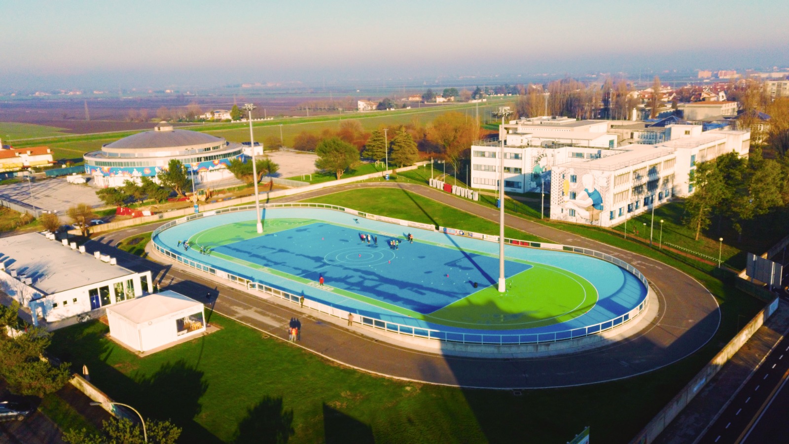 Si balla con Academy Dance al Pattinodromo di Rovigo