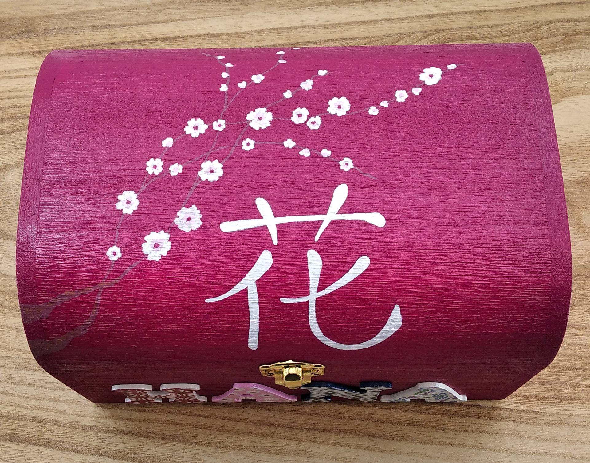 Coffret fuchsia, prénom décoré Hana, thème japonais