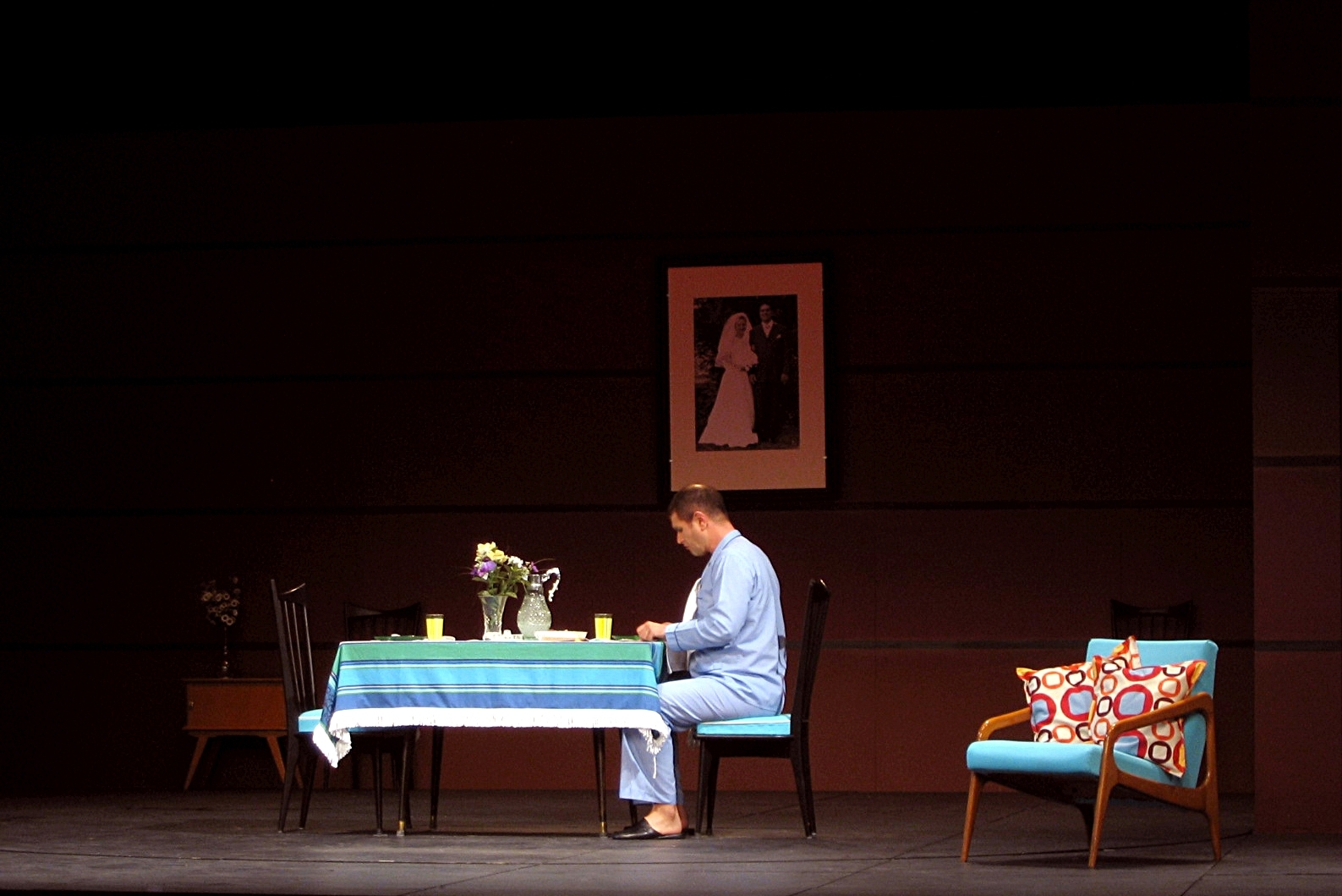 Photo de la scénographie de: Du Mariage au divorce. Théâtre de l'Ouest Parisien, Boulogne Billancourt. Mise en scène Laurent Laffargue.