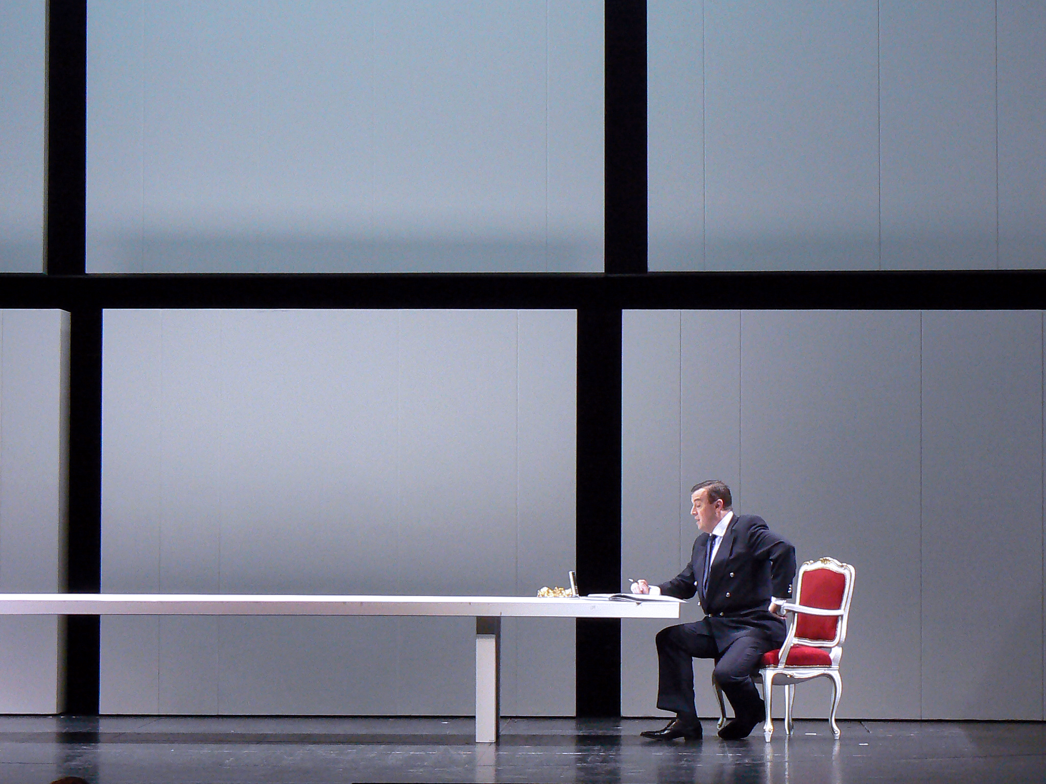 photo de la scénographie de : L'Incoronazione di Poppea. Stadttheater Klagenfurt. Mise en scène Laurent Laffargue.