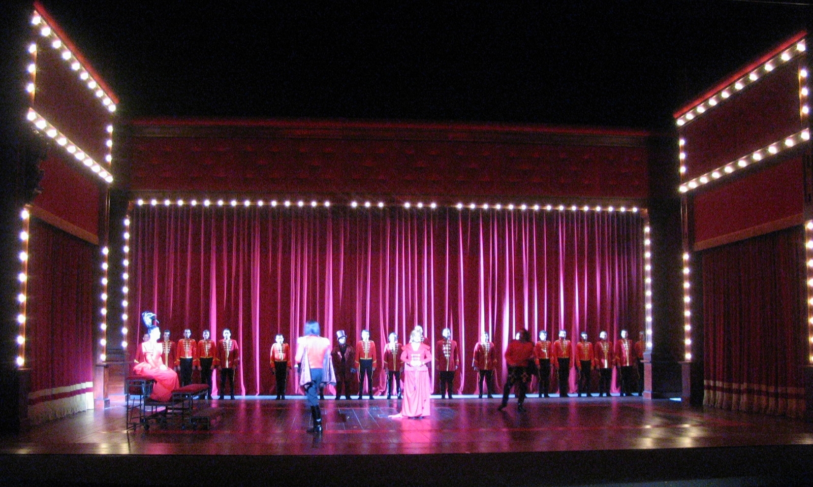 Photo de scénographie de l'opéra: Les Boréades. Opéra du Rhin, Strasbourg. Mise en scène Laurent Laffargue.