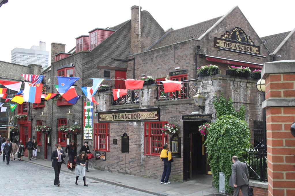 THE ANCHOR PUB, uno dei più famosi pub del lungofiume