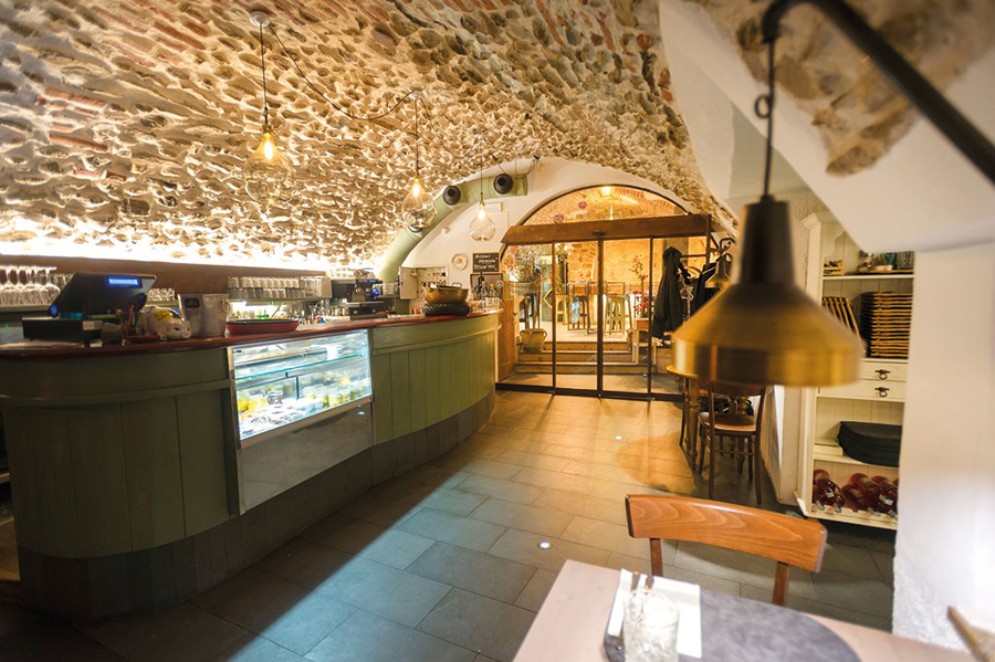 Trattoria Flora Bar & Restaurant Meran Gourmet Südtirol Gourmet