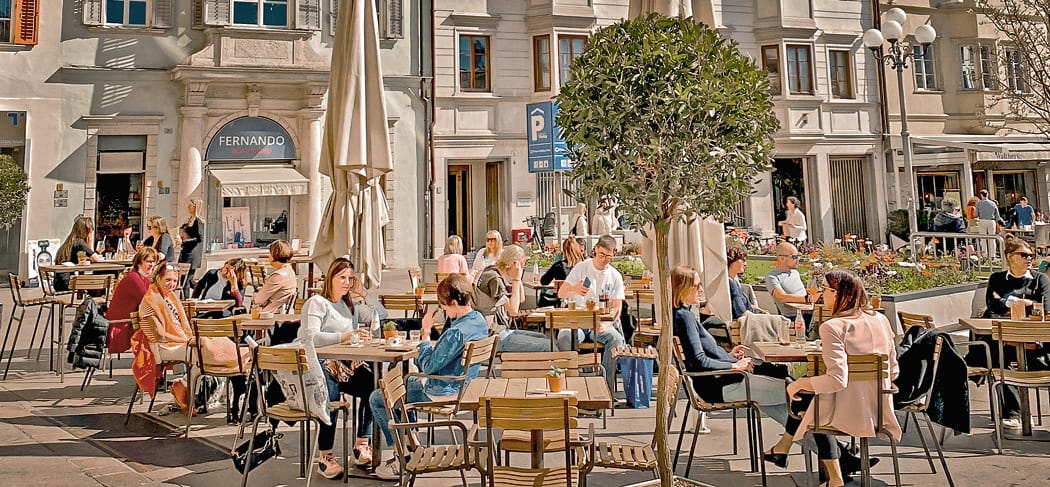 Bar Vögelino - Piacere culinario in piazza Walther a Bolzano