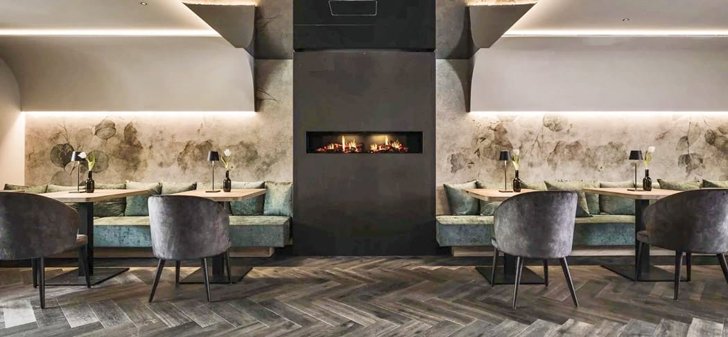 Vista interna del SomVino - Lounge, Bar & Ristorante a Tirolo in Alto Adige