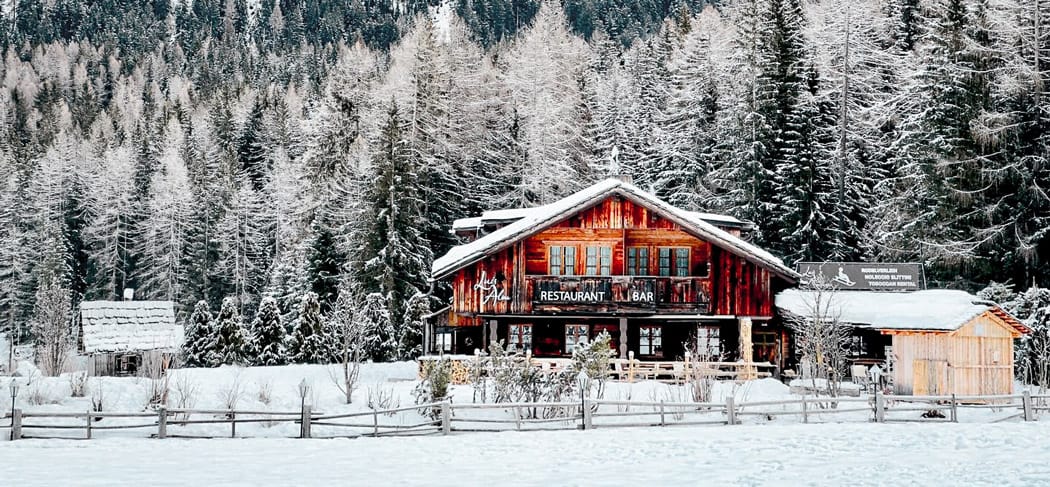 Aussenansicht vom Restaurant Luis Alm in Sexten Moos in Südtirol