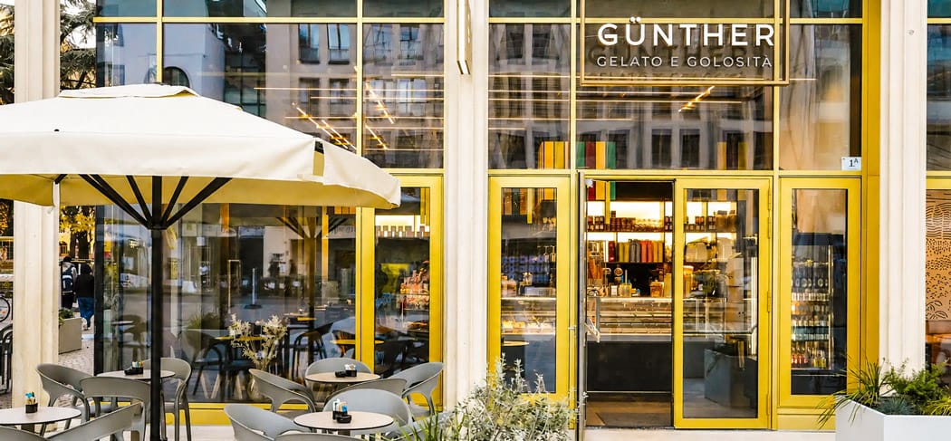Günther Gelato & Golosità im Walther Park in Bozen mit moderner Terrasse, stilvoller Gelateria und italienischem Dolce-Vita-Flair im Herzen der Stadt.