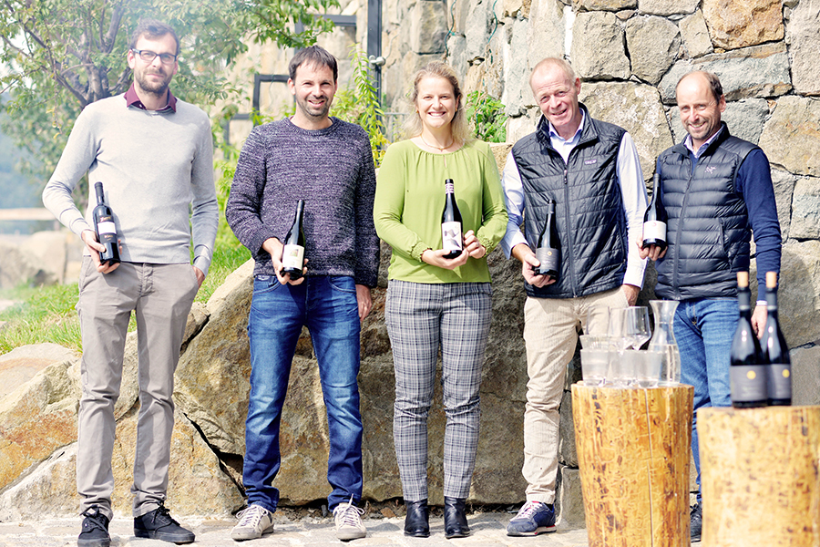 Die fünf Völser Winzer - Hannes Mair vom Weingut Besserer Hof,Patrick Planer vom Weingut Prackfoler