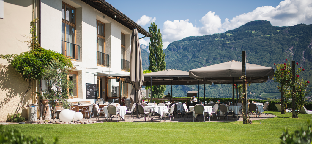 Gutshof - Restaurant Vinothek Ristorante Enoteca Lana Meran Merano Südtirol Alto Adige Gourmet Südtirol