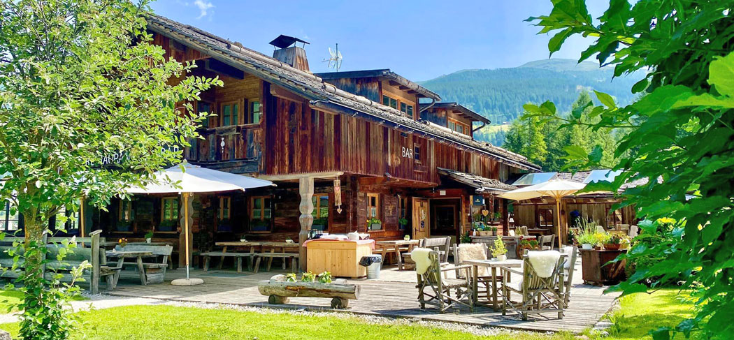 Vista esterna del ristorante Luis Alm a Sesto Moso in Alto Adige