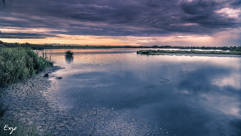 Lumière d'orage en camargues 