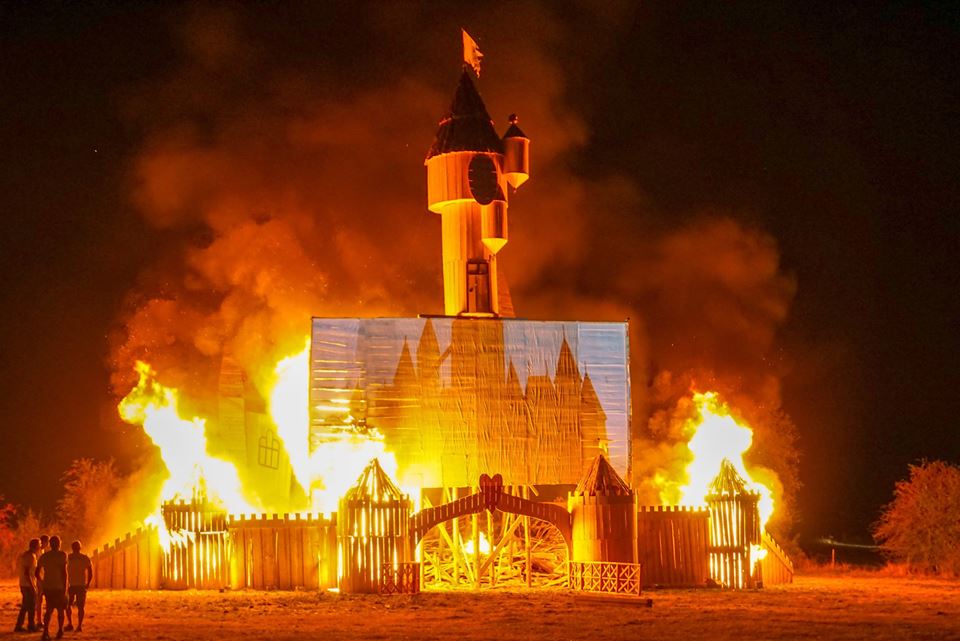 Feu De La Saint Jean Fontenoy Le Chateau