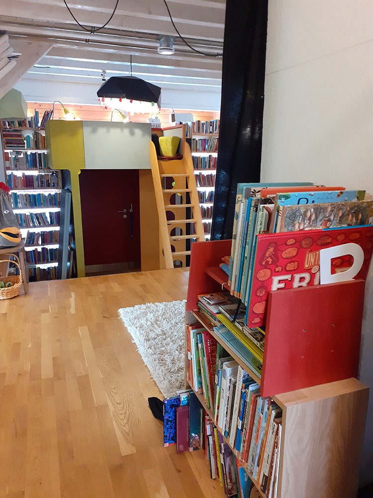 und vor allem gibt es viele Bücher