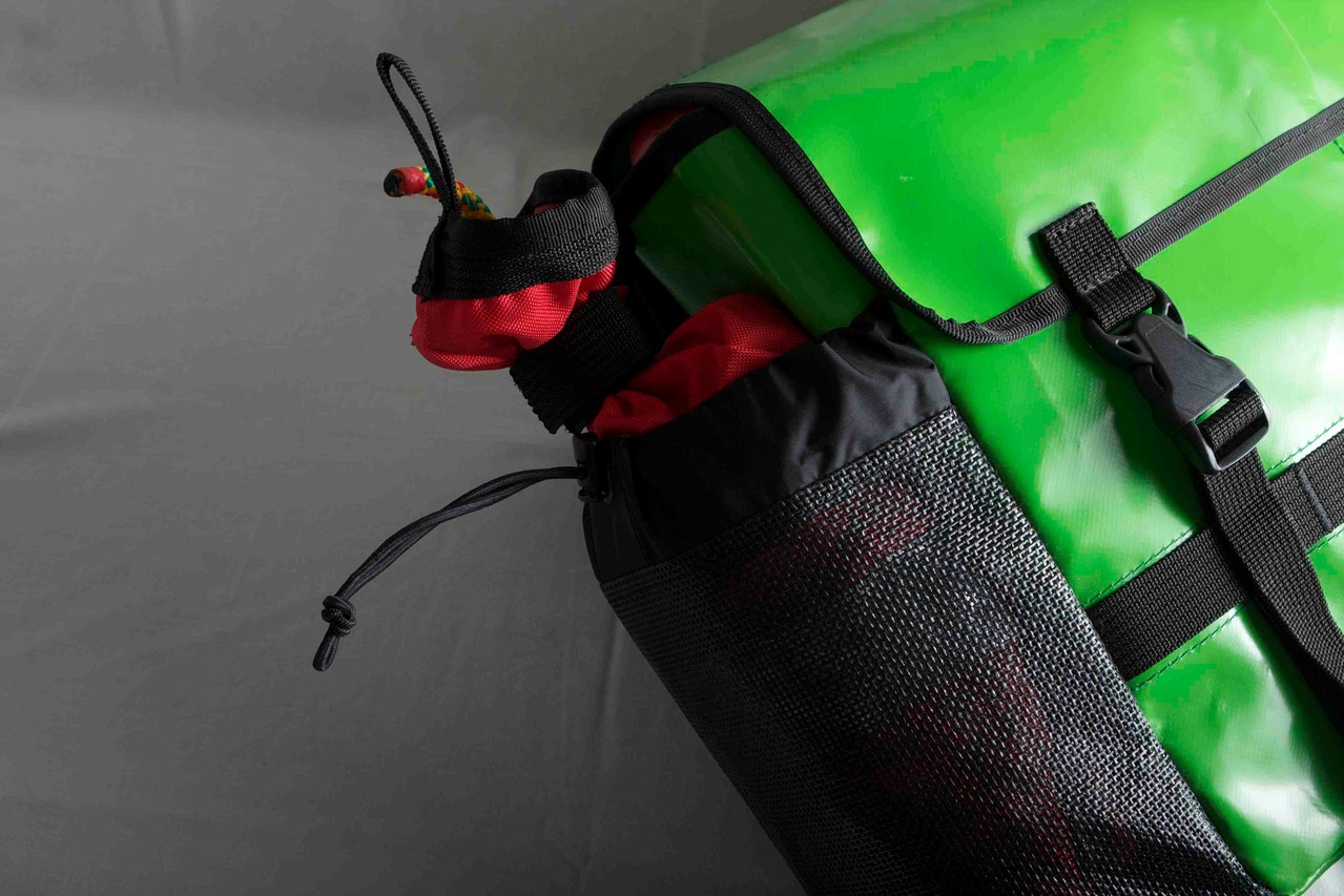 waterproof thwart bag