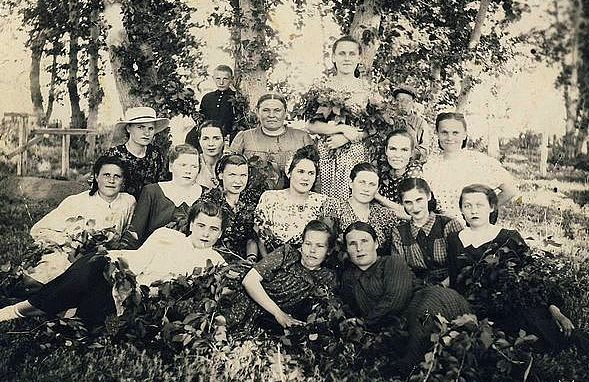 Сотрудники Галкинской больницы 1952 год