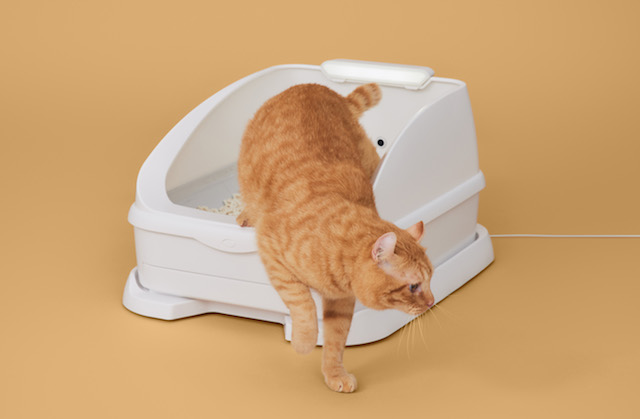 猫の排泄の量や回数、体重などをスマホで管理できる株式会社トレタキャッツのカメラ付きトイレ「Toletta」。
