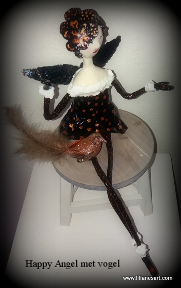 Sold Happy Angel met vogel