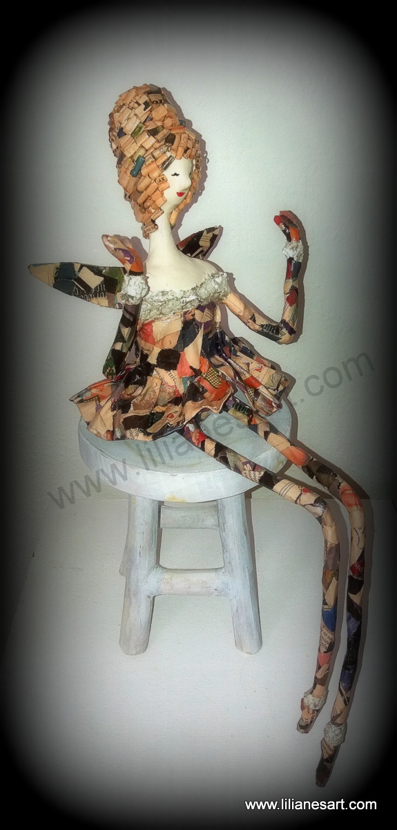 Sold Happy Angel "Krantensnippers" (FD krant)