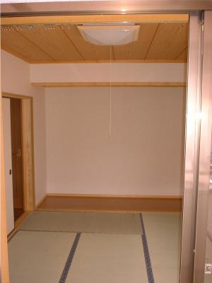 新しく生まれ変わった２階の和室です。