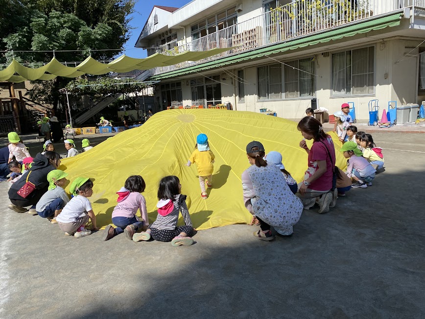 少しやってみますか！と声をかけていただき、、、バルーンのお山に登ったり、中に入ったり