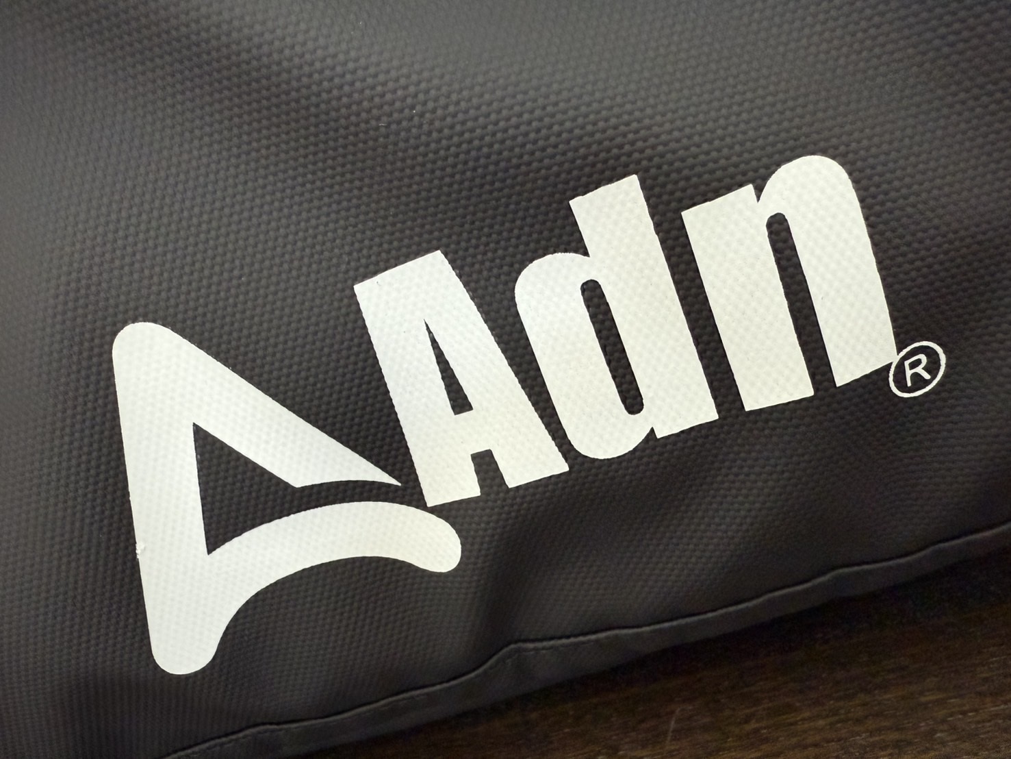 水にも強い生地を採用