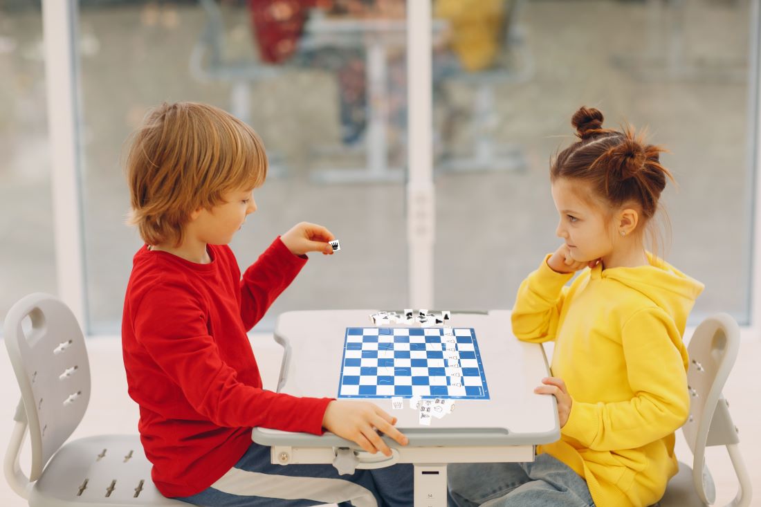 Die Vorteile von Spielen: Wie Schach das Lernen und die Entwicklung Ihres Kindes fördert