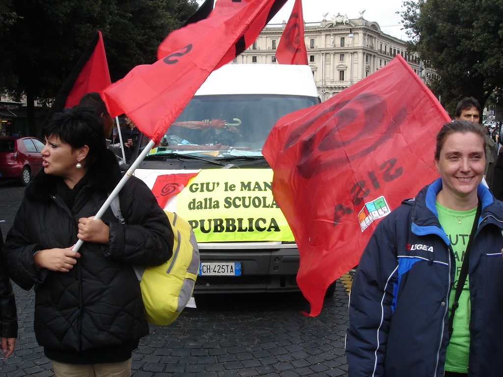 giù le mani dalla scuola pubblica