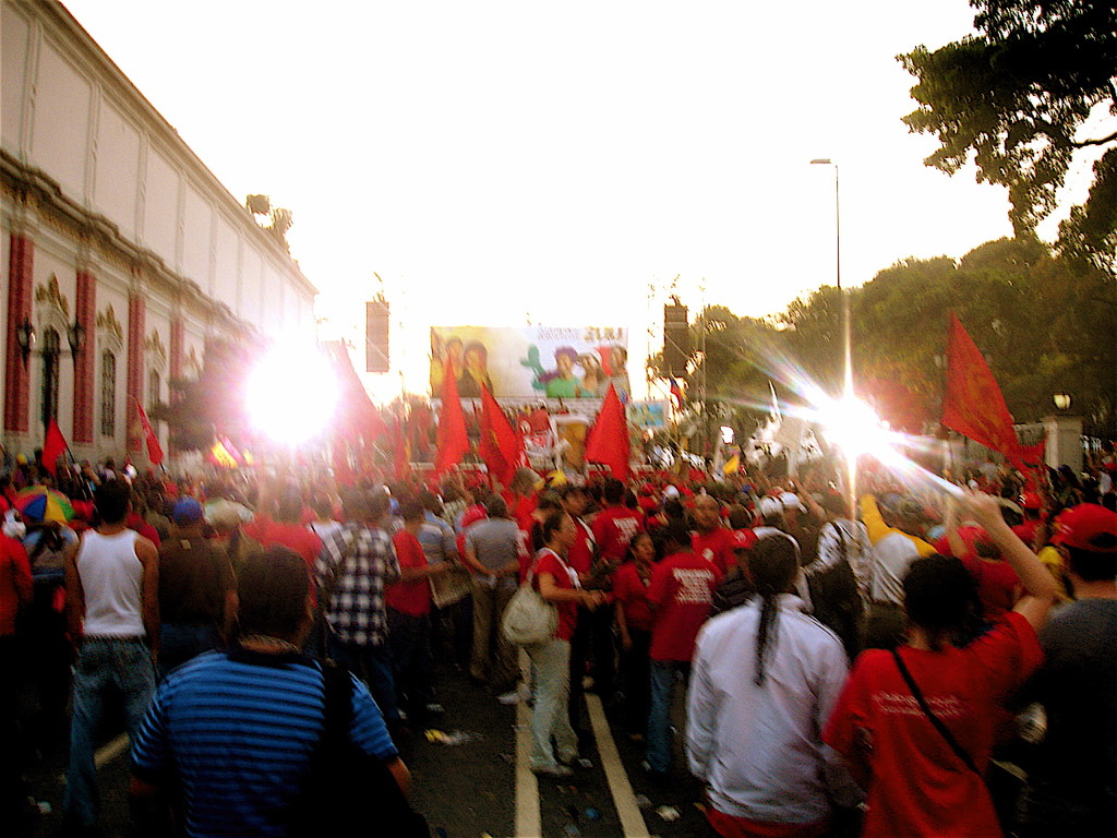12 febbraio 2010 giornata della gioventù, manifestazione a Caracas - Miraflores con Chavez