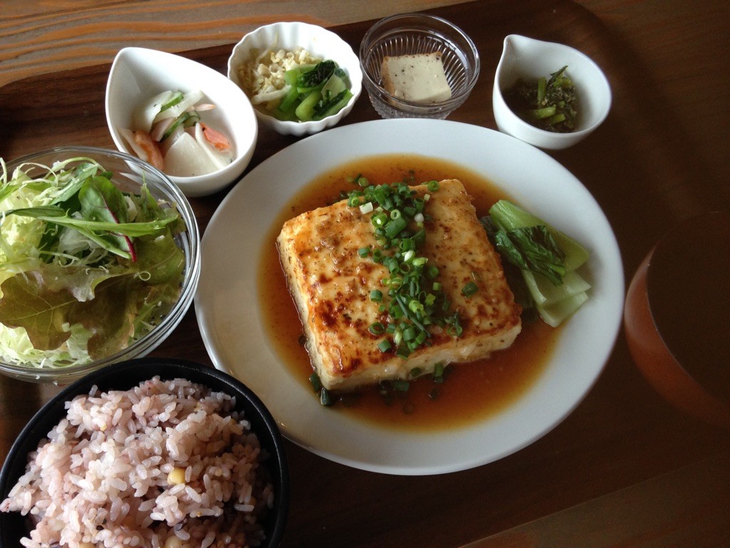 今週のべじ定食は 豆腐ステーキの粒マスタードソース 和かふぇ べじ家