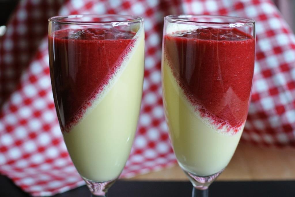 Südseeflair: Kokosmousse mit frischer Mango (ohne Gelatine)