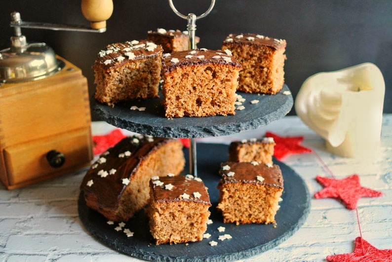 Lebkuchen vom Blech, zum Ausstechen oder Lebkuchenhaus - auch für Thermomix®