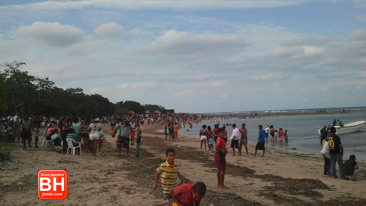 Vista de la playa  la punta del muerto
