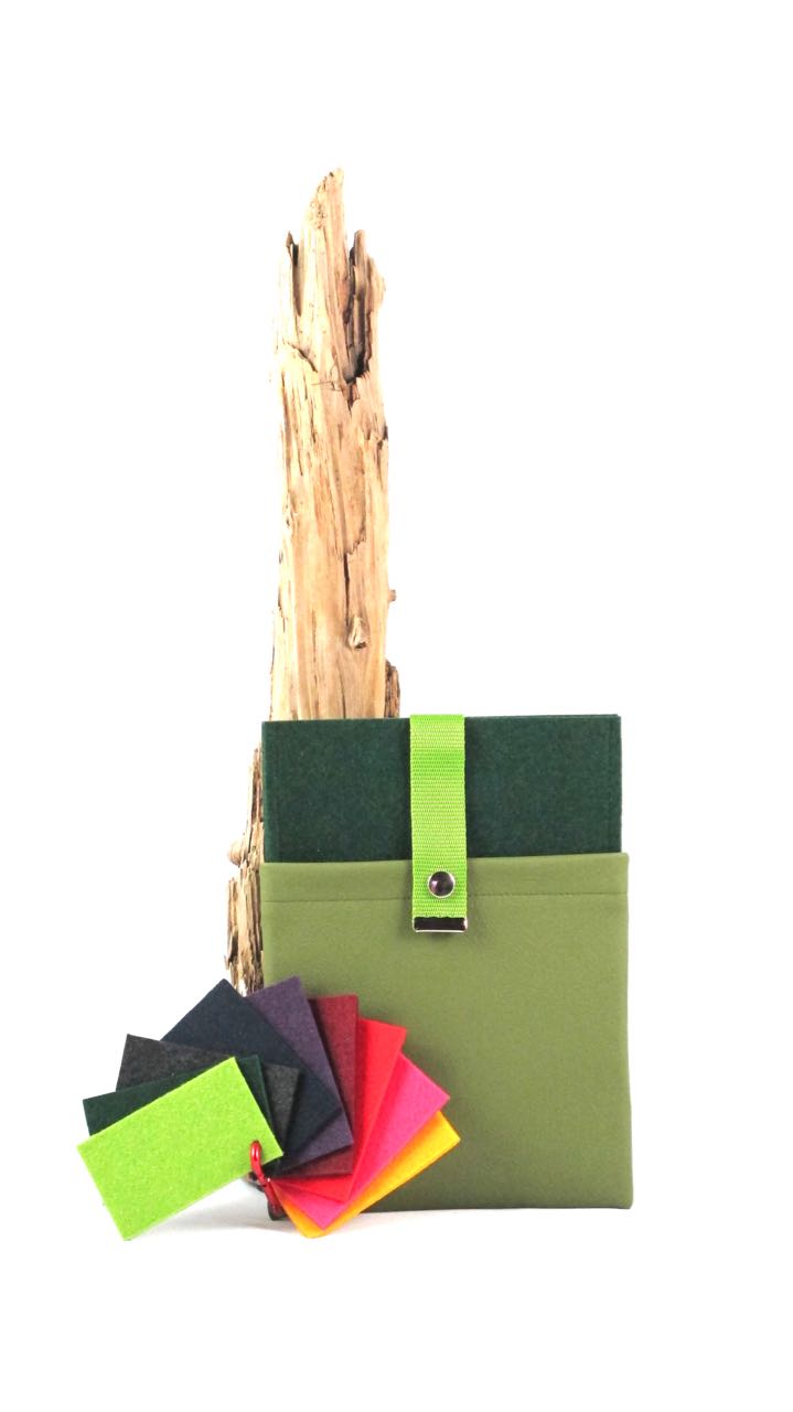CASE in Dunkelgrün, Tasche in Khaki