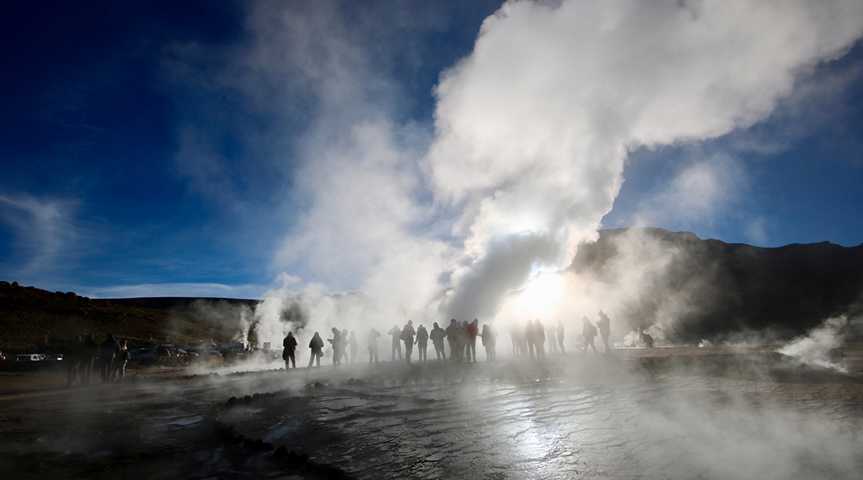 Tatio-Geysire im Morgengrauen