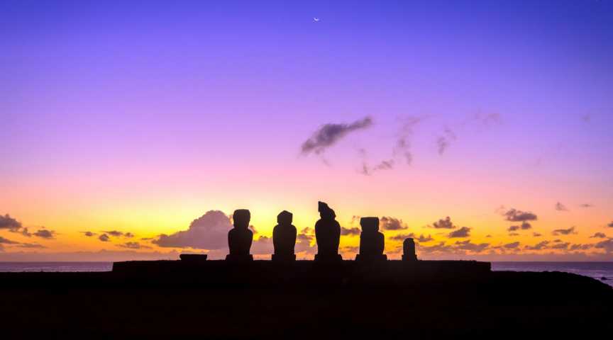 Osterinsel / Rapa Nui – Moai-Kolosse, Vulkankrater und Palmenstrand im Niemandsland des Pazifiks