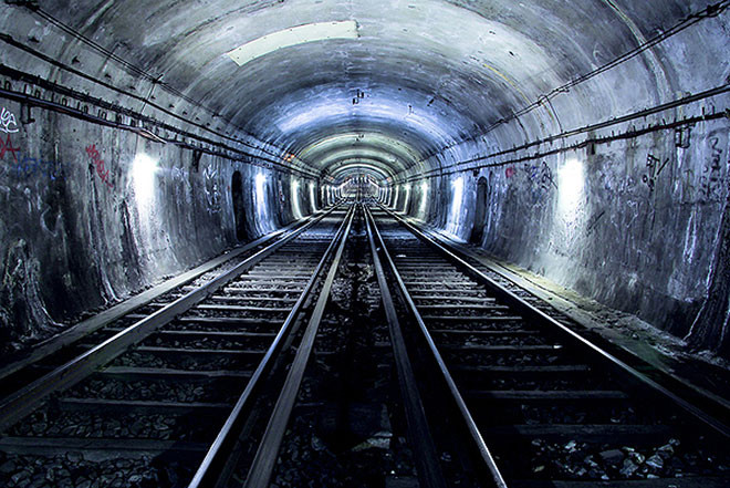 SUBWAY OF PARIS BY NIGHT