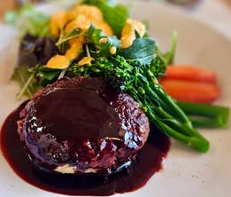 ひふみの森自慢のおからこんにゃくのデミハンバーグ