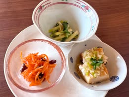 最初にお出しする前菜３点盛り