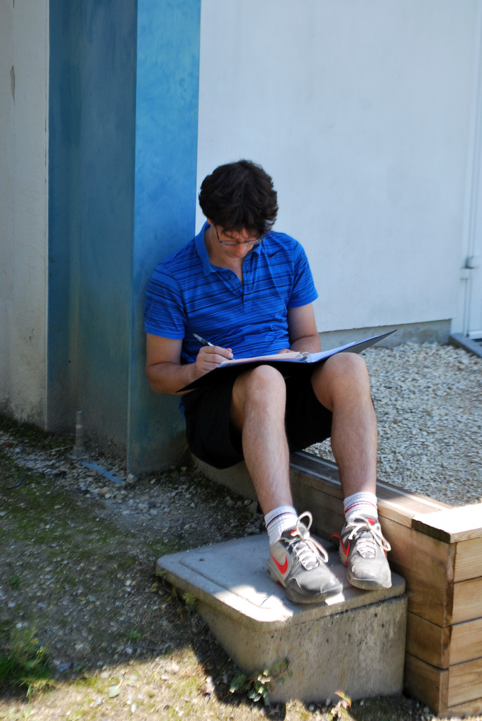 Jérémie en pleine réflexion : un vrai casse-tête ces matches de poules...