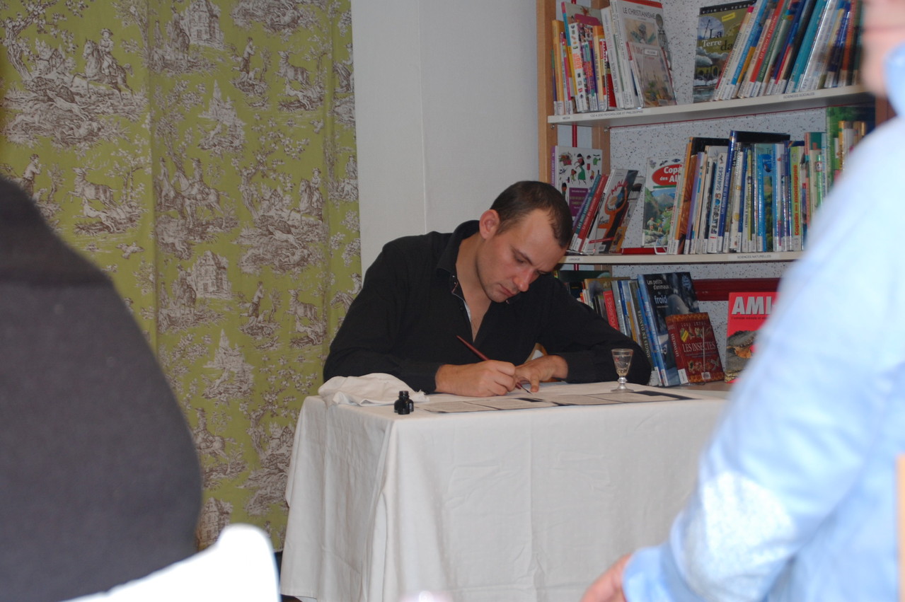 "Apéro Bovary" proposé par La Caravane Compagnie à la bibliothèque d'Iffendic - lecture d'extraits de Madame Bovary par deux comédiens